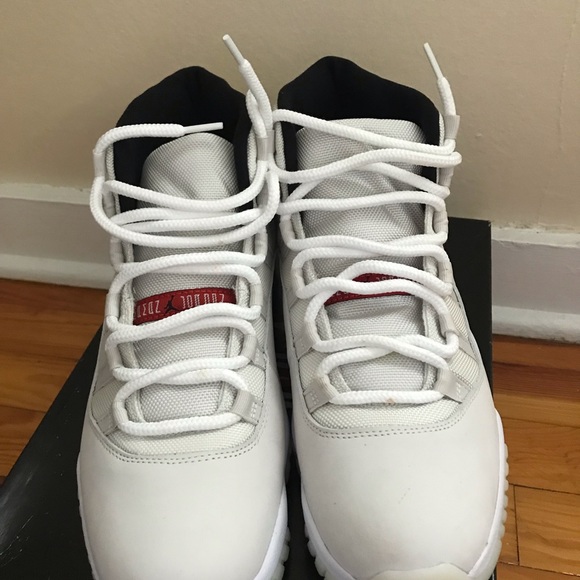 Air Jordan 11 - Picture 12 of 16